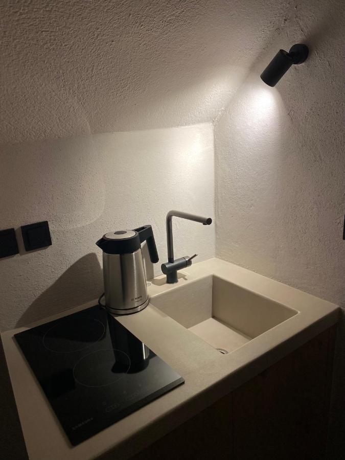 מילינה Ej Boutique Suites מראה חיצוני תמונה